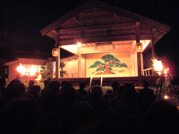 椎崎神社の薪能