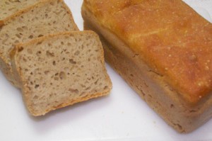 ライ麦全粒粉100％パン